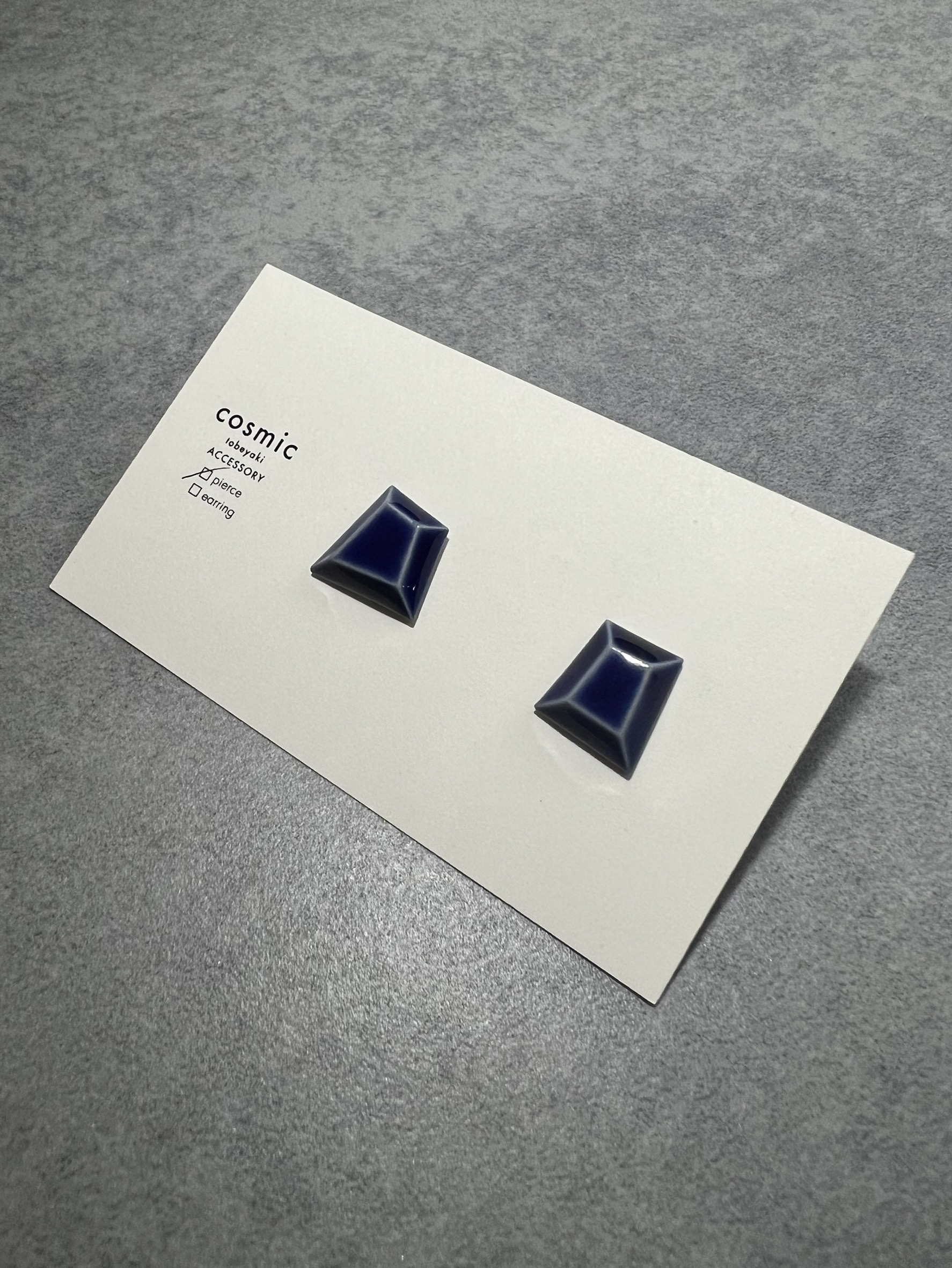 0034ピアスブルー